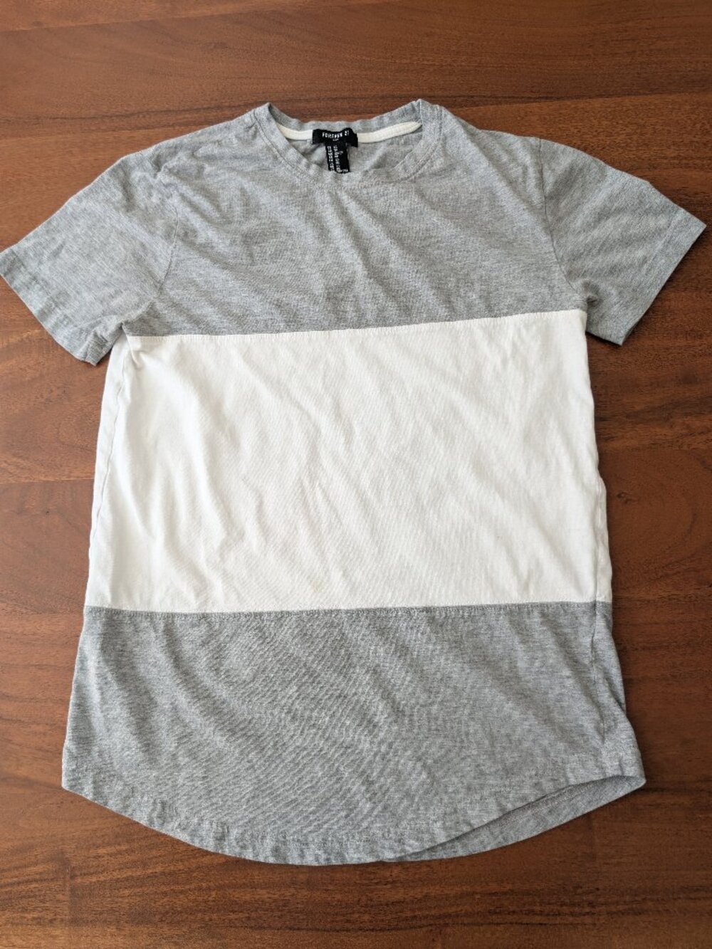 Forever 21 Men Colorblock Crewneck T-Shirt Grey White Curved Hem Size XS